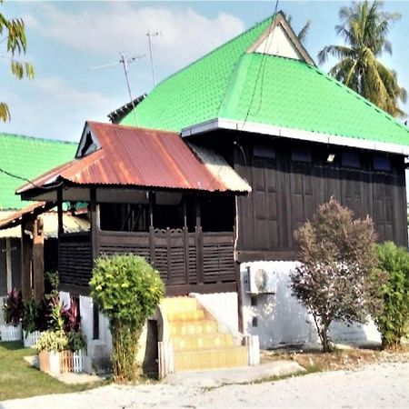 OYO Home 90495 Homestay Kampung Kota Aur Sungai Petani Bagian luar foto